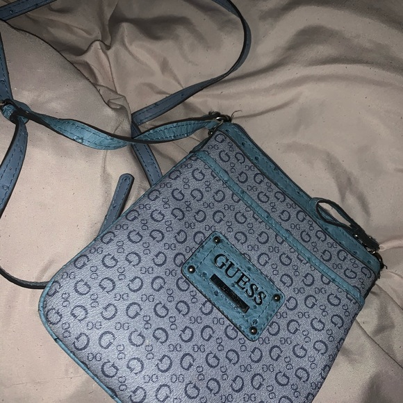 Guess bag with matching wallet - Picture 6 of 6